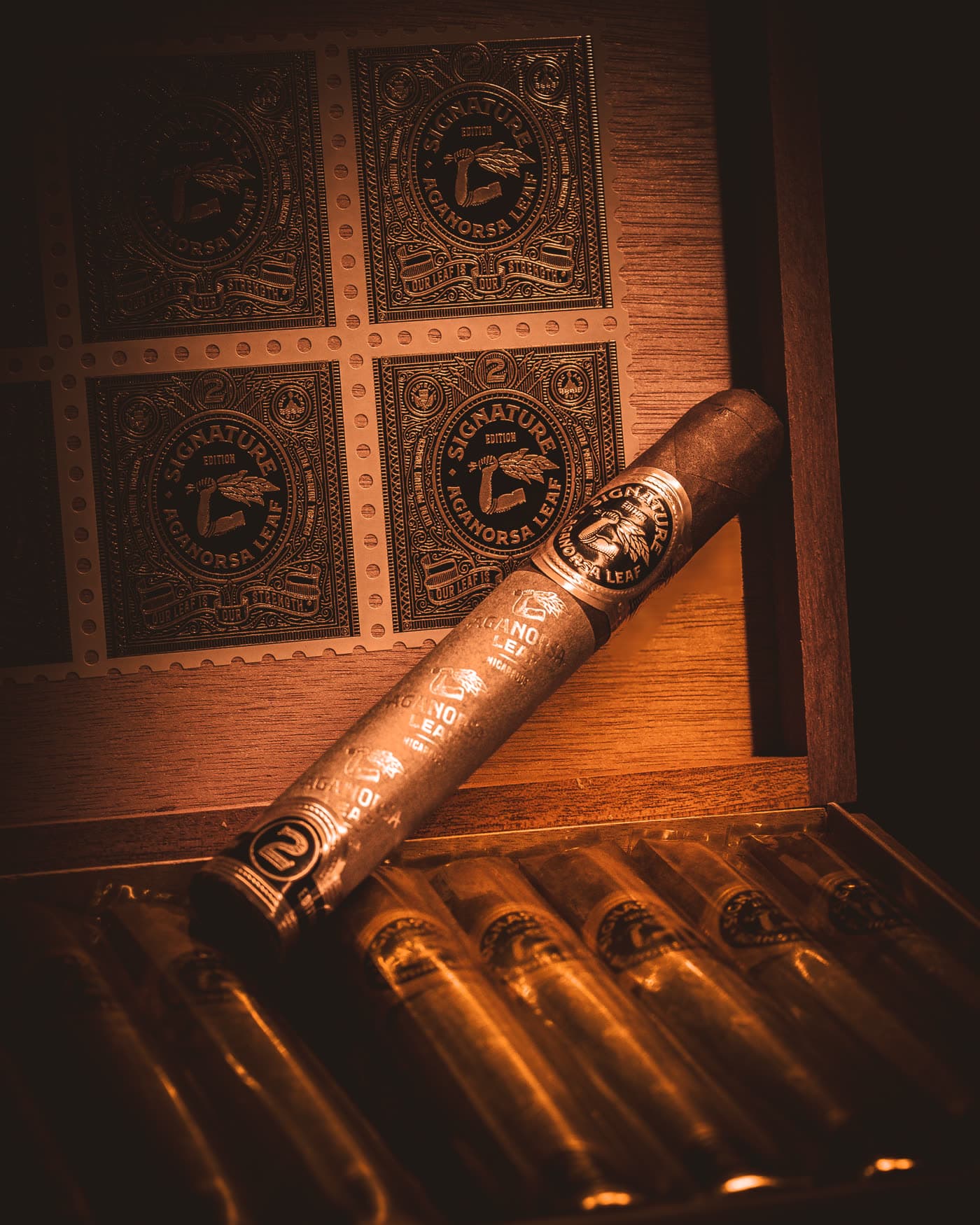Detailed product frame from the commercial cigar series.